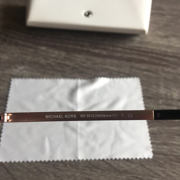 Michael Kors MK3012 Adriana IV - Picture 4 of 8